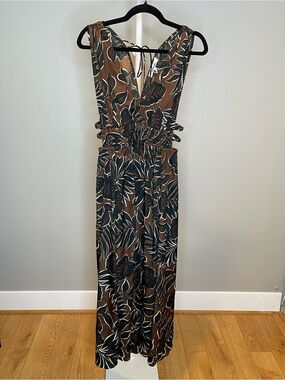 A Hint of Blush Brown Floral Midi Dress with V-Neck and Side Cut-Outs - Large